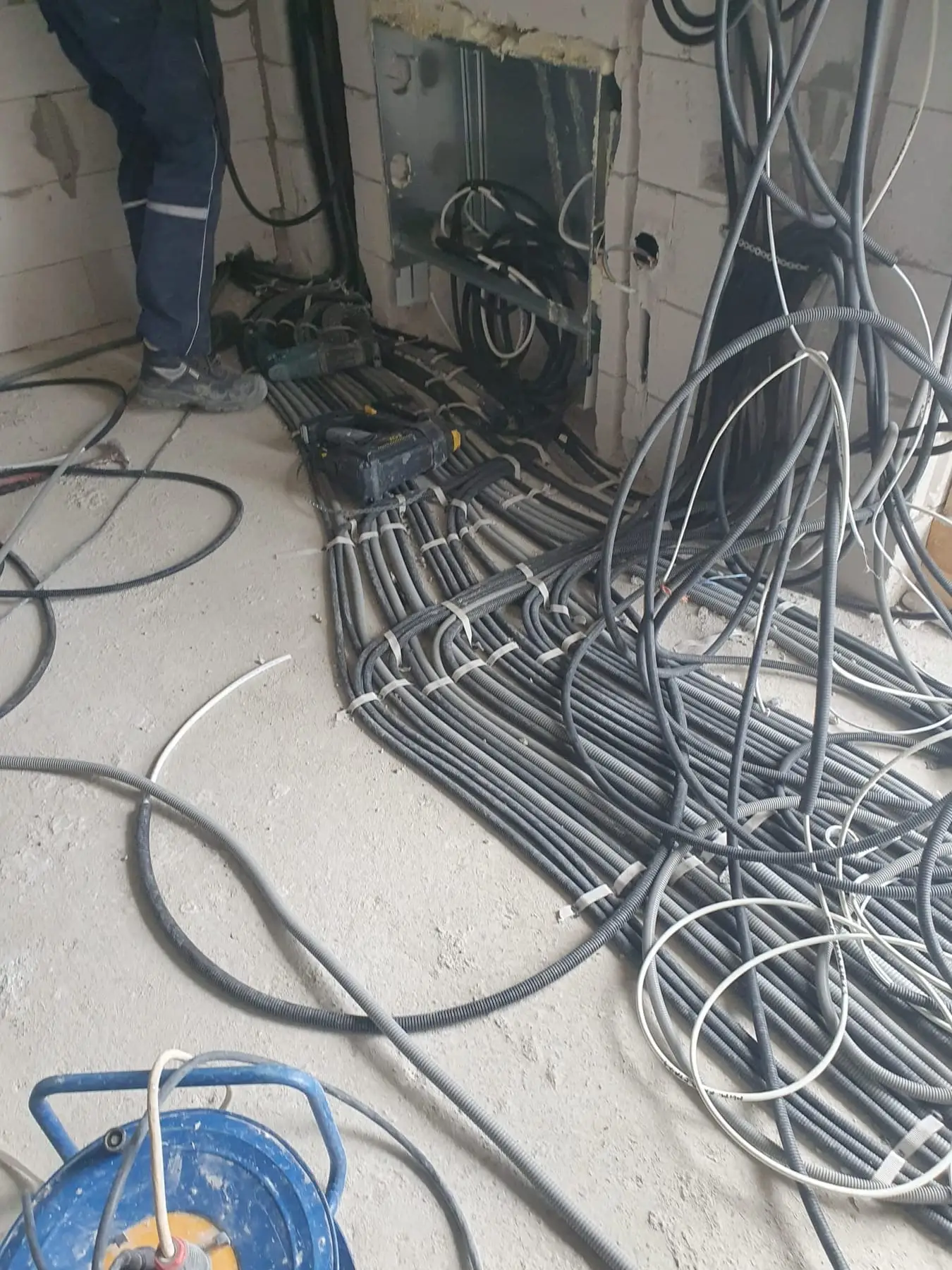 Damon · Hala Apahida · fotovoltaice